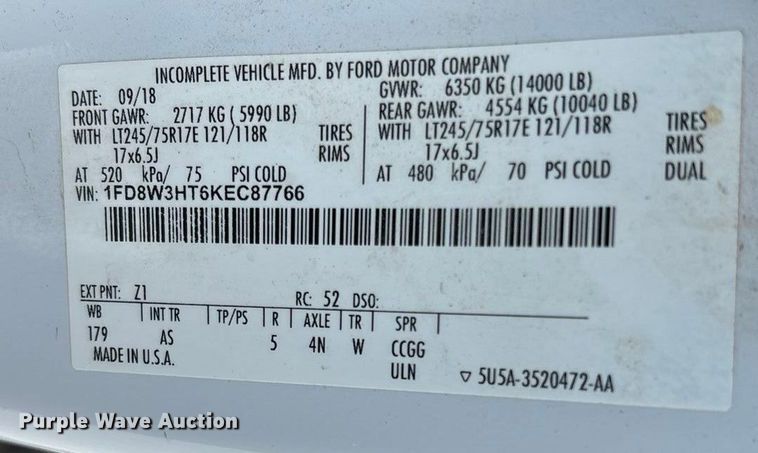 image for item ED2230 2019 Ford F350 Super Duty Crew Cab flatbed pickup truck