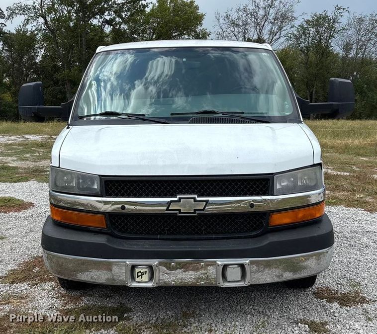 image for item ED2288 2012 Chevrolet Express 4500 flatbed van