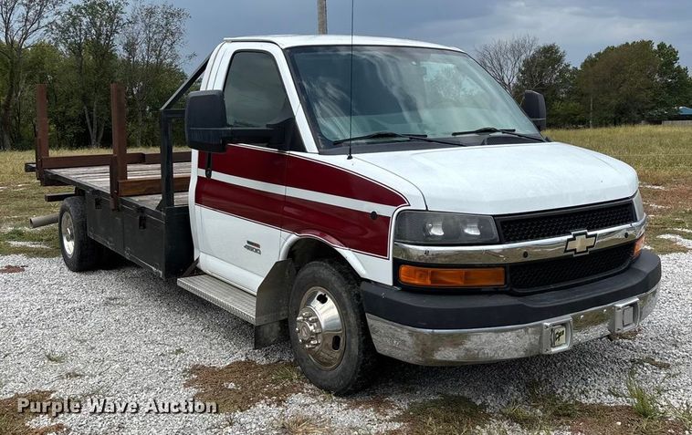 image for item ED2288 2012 Chevrolet Express 4500 flatbed van