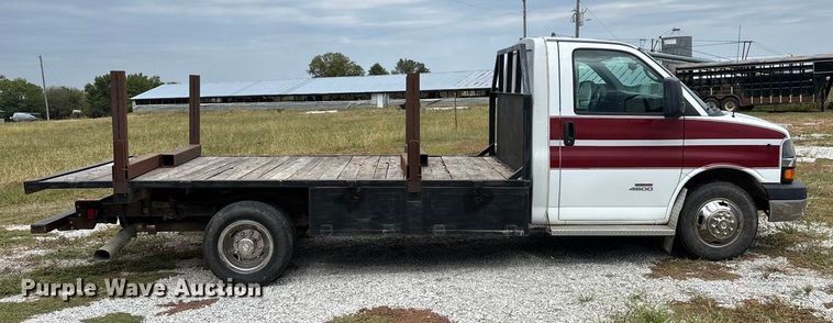 image for item ED2288 2012 Chevrolet Express 4500 flatbed van