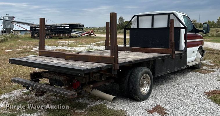 image for item ED2288 2012 Chevrolet Express 4500 flatbed van