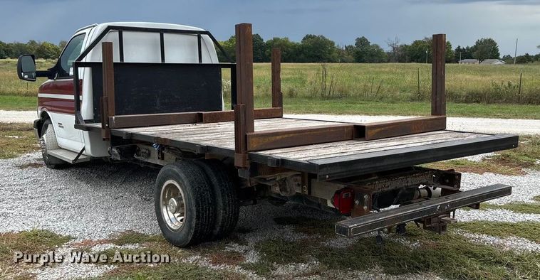 image for item ED2288 2012 Chevrolet Express 4500 flatbed van