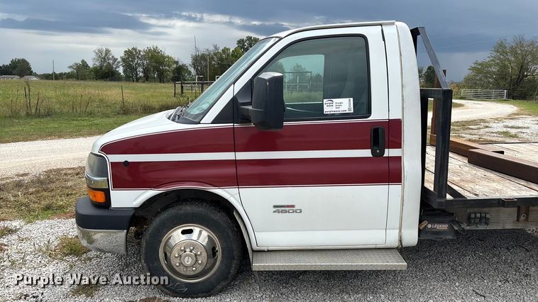 image for item ED2288 2012 Chevrolet Express 4500 flatbed van