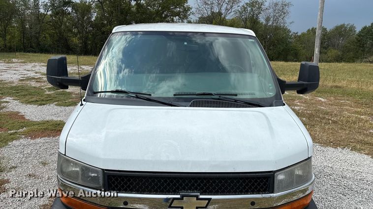 image for item ED2288 2012 Chevrolet Express 4500 flatbed van
