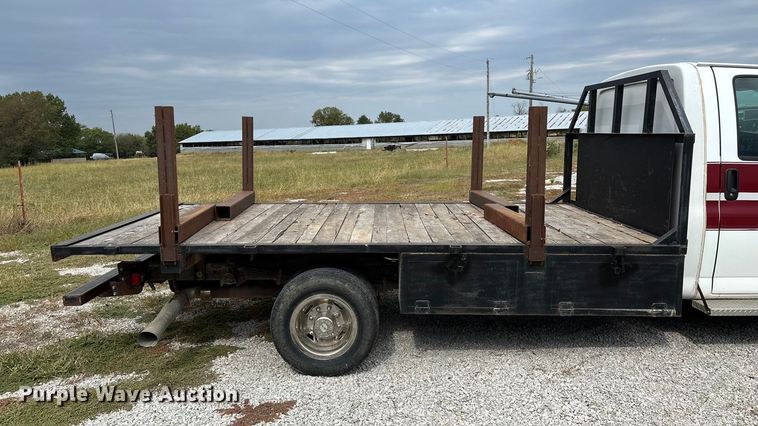 image for item ED2288 2012 Chevrolet Express 4500 flatbed van