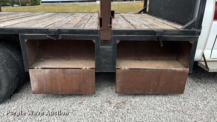 image for item ED2288 2012 Chevrolet Express 4500 flatbed van