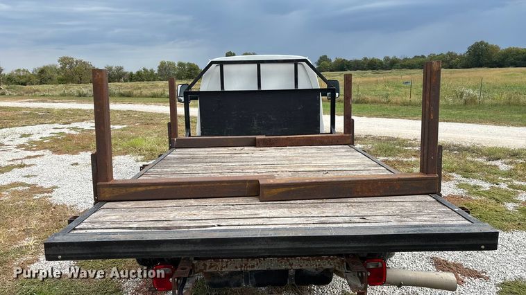 image for item ED2288 2012 Chevrolet Express 4500 flatbed van