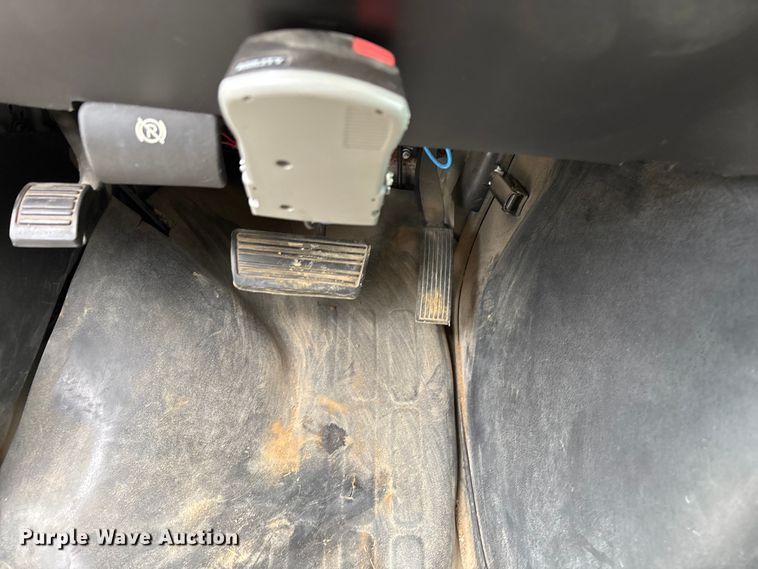 image for item ED2288 2012 Chevrolet Express 4500 flatbed van