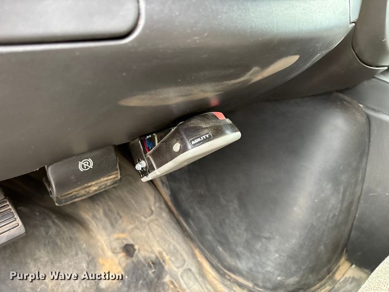 image for item ED2288 2012 Chevrolet Express 4500 flatbed van