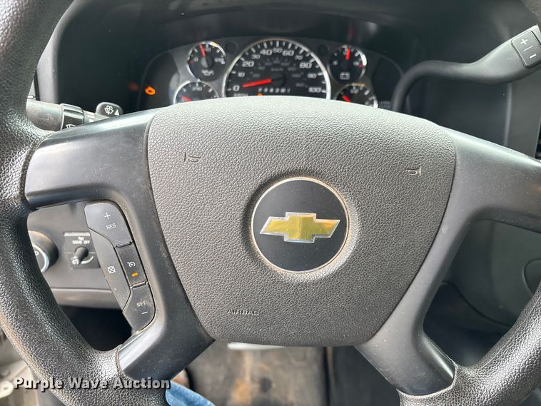 image for item ED2288 2012 Chevrolet Express 4500 flatbed van