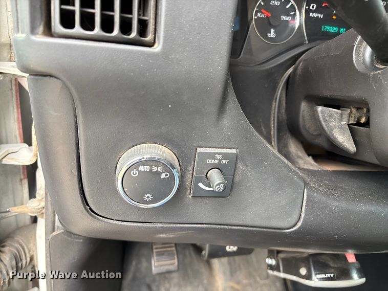 image for item ED2288 2012 Chevrolet Express 4500 flatbed van