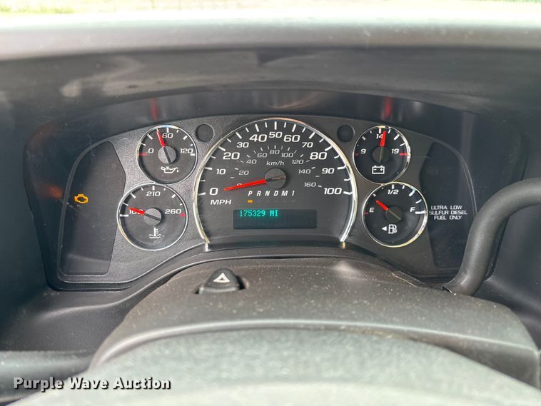 image for item ED2288 2012 Chevrolet Express 4500 flatbed van