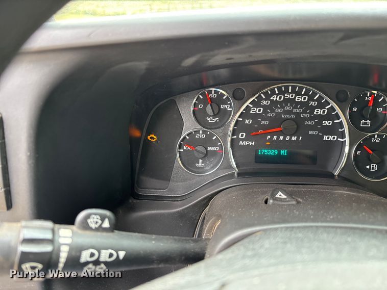 image for item ED2288 2012 Chevrolet Express 4500 flatbed van