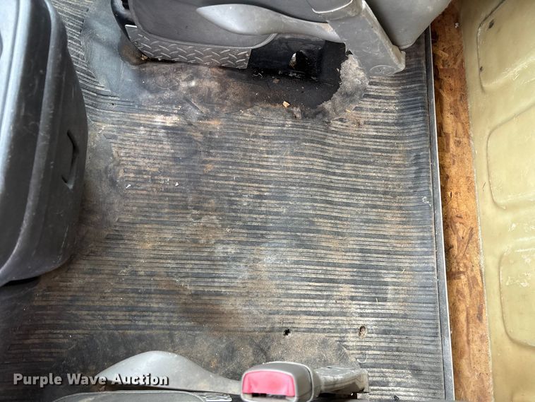 image for item ED2288 2012 Chevrolet Express 4500 flatbed van