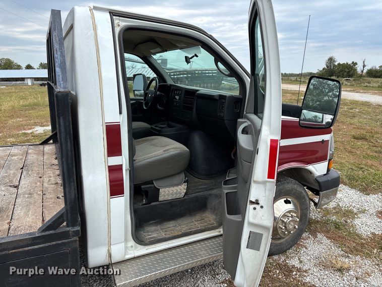 image for item ED2288 2012 Chevrolet Express 4500 flatbed van