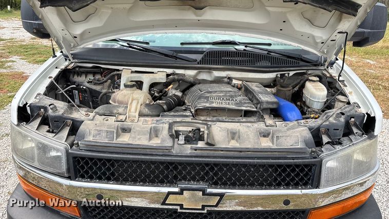 image for item ED2288 2012 Chevrolet Express 4500 flatbed van