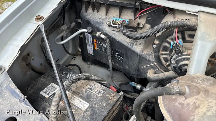 image for item ED2288 2012 Chevrolet Express 4500 flatbed van