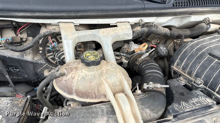 image for item ED2288 2012 Chevrolet Express 4500 flatbed van