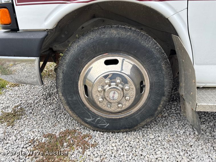 image for item ED2288 2012 Chevrolet Express 4500 flatbed van