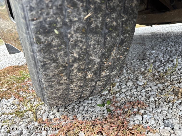 image for item ED2288 2012 Chevrolet Express 4500 flatbed van