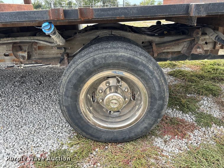 image for item ED2288 2012 Chevrolet Express 4500 flatbed van