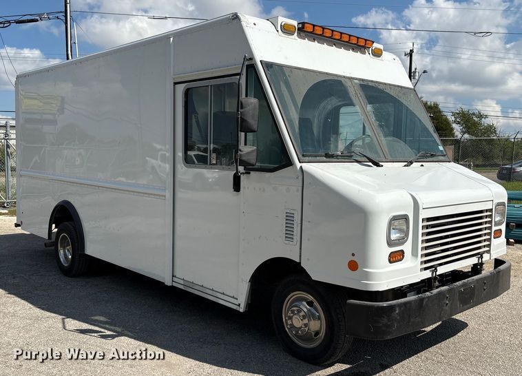 image for item ED5900 2016 Ford 450 delivery van