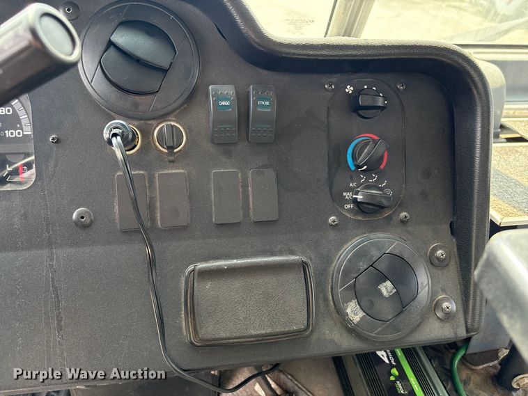 image for item ED5900 2016 Ford 450 delivery van