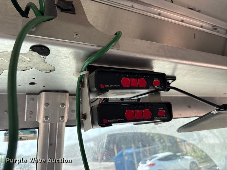 image for item ED5900 2016 Ford 450 delivery van