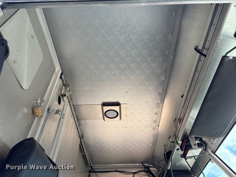 image for item ED5900 2016 Ford 450 delivery van