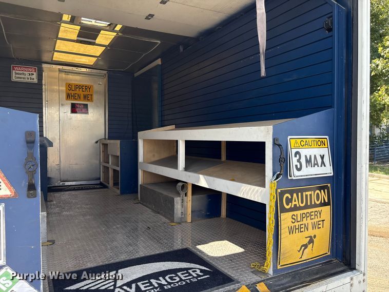 image for item ED5900 2016 Ford 450 delivery van