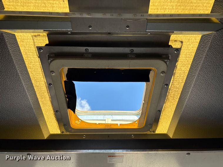 image for item ED5900 2016 Ford 450 delivery van