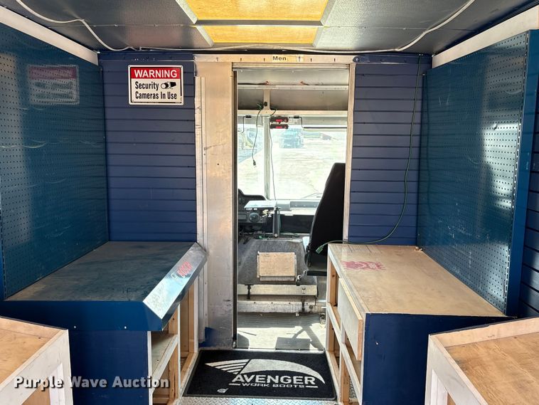 image for item ED5900 2016 Ford 450 delivery van