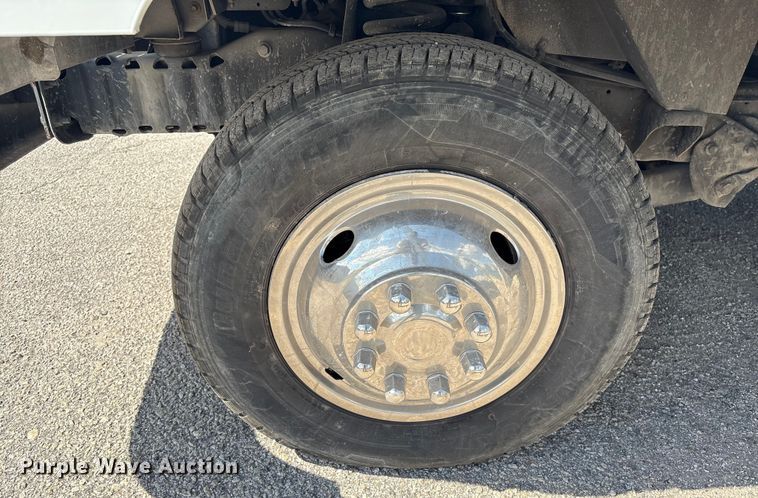 image for item ED5900 2016 Ford 450 delivery van