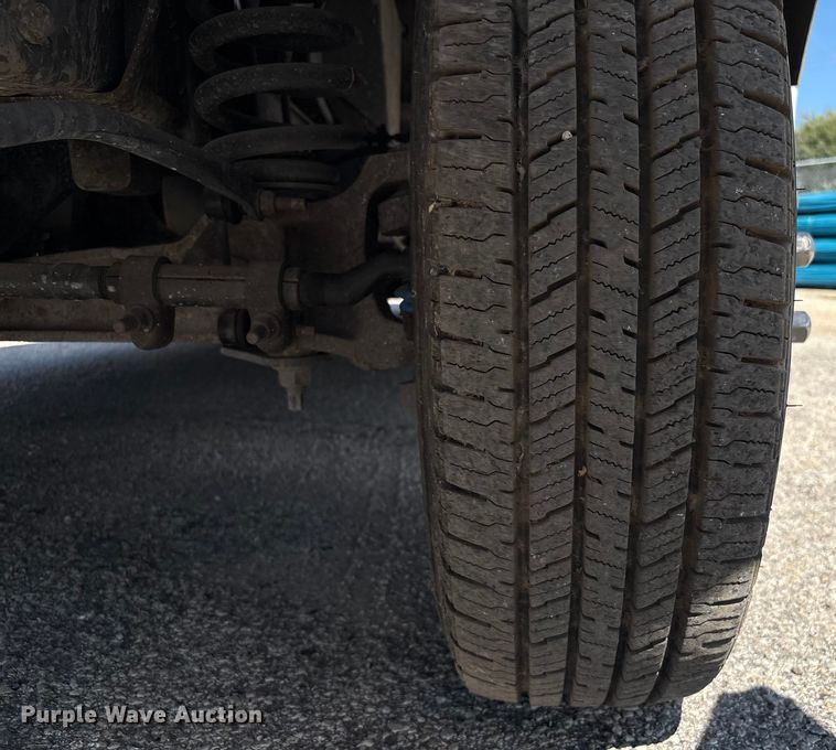 image for item ED5900 2016 Ford 450 delivery van