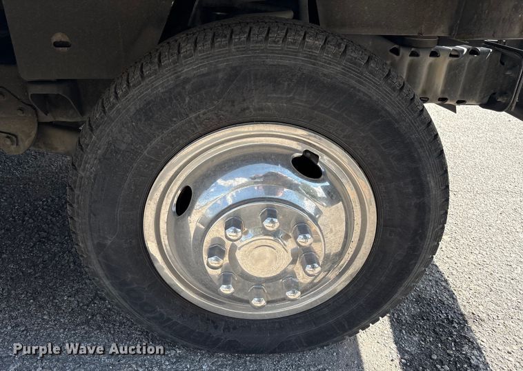 image for item ED5900 2016 Ford 450 delivery van