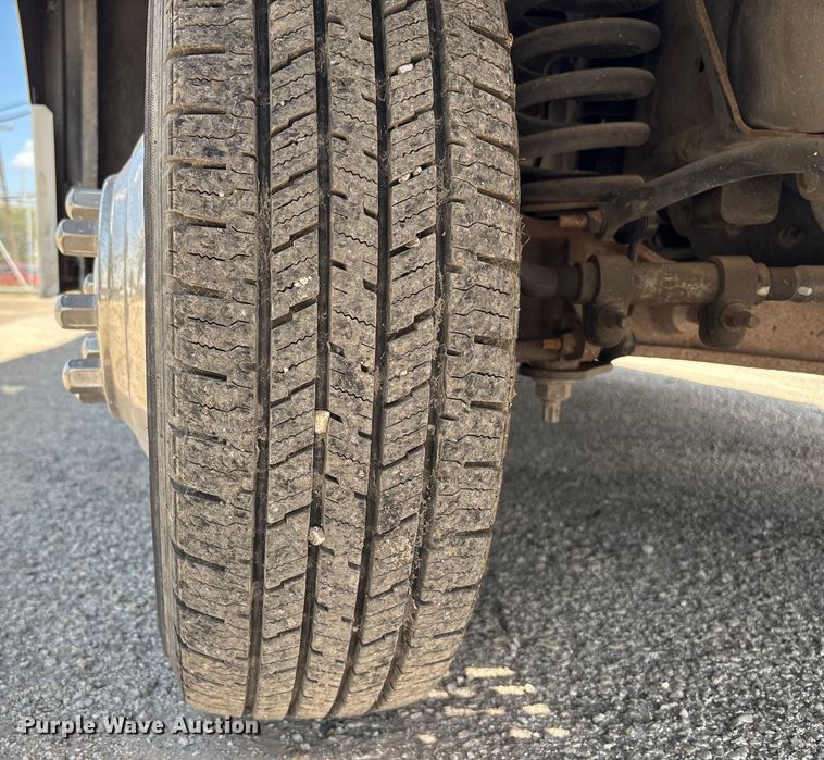 image for item ED5900 2016 Ford 450 delivery van