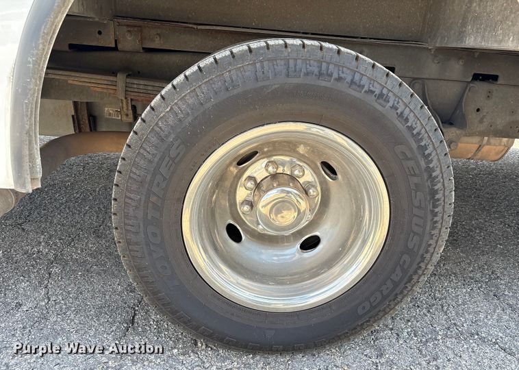 image for item ED5900 2016 Ford 450 delivery van