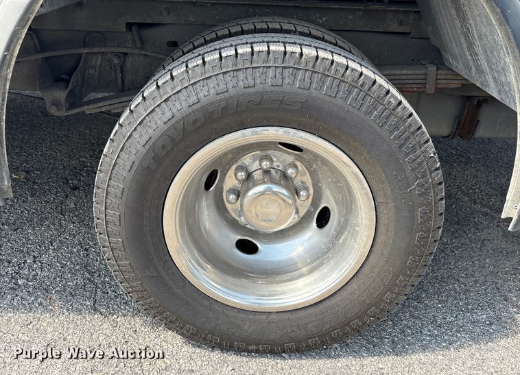 image for item ED5900 2016 Ford 450 delivery van