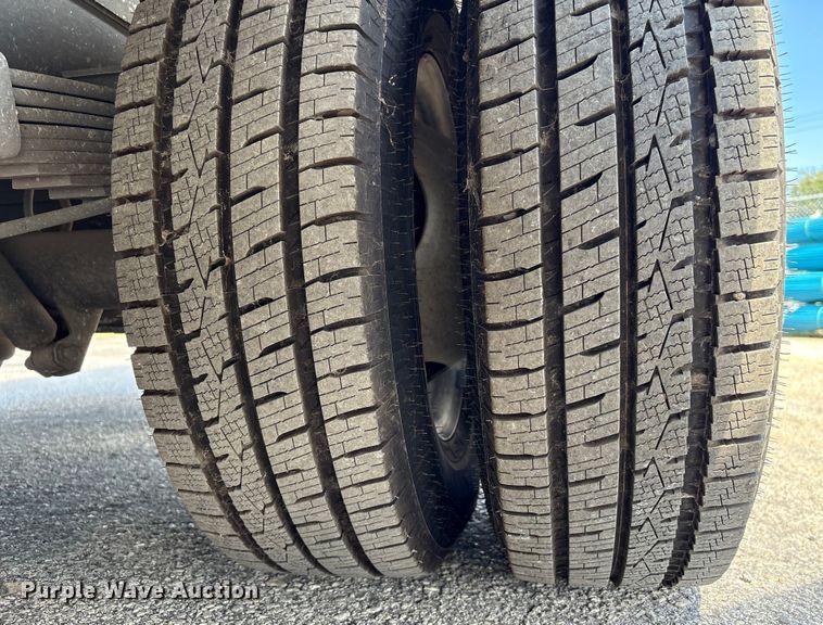 image for item ED5900 2016 Ford 450 delivery van