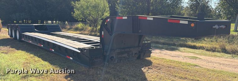 image for item ED5937 2007 XL Specialized lowboy equipment trailer