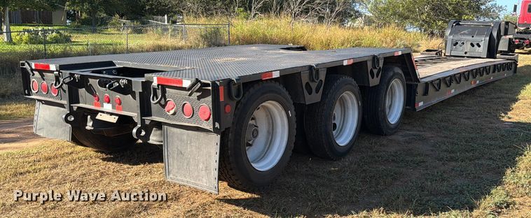 image for item ED5937 2007 XL Specialized lowboy equipment trailer