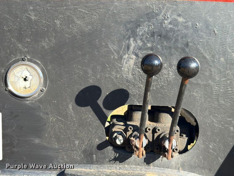 image for item ED5937 2007 XL Specialized lowboy equipment trailer