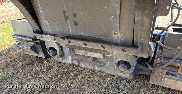 image for item ED5937 2007 XL Specialized lowboy equipment trailer