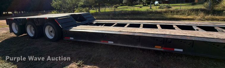 image for item ED5937 2007 XL Specialized lowboy equipment trailer