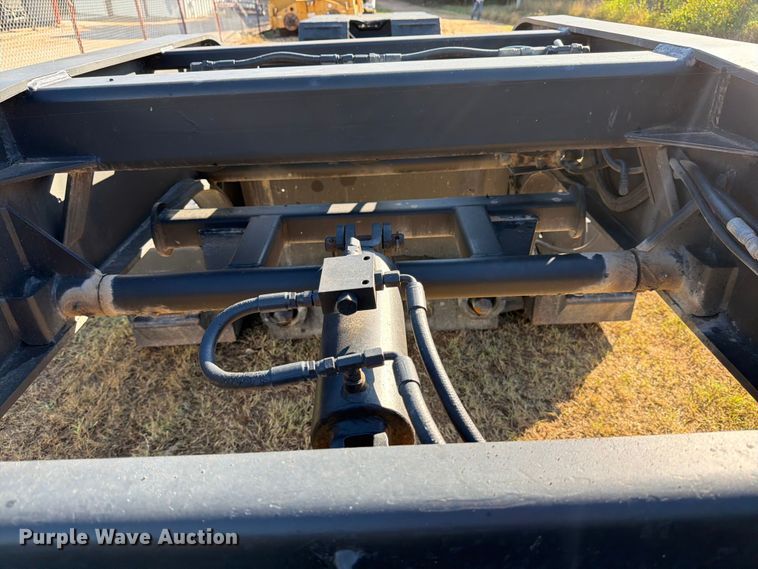 image for item ED5937 2007 XL Specialized lowboy equipment trailer