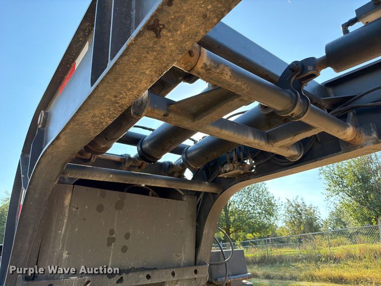 image for item ED5937 2007 XL Specialized lowboy equipment trailer