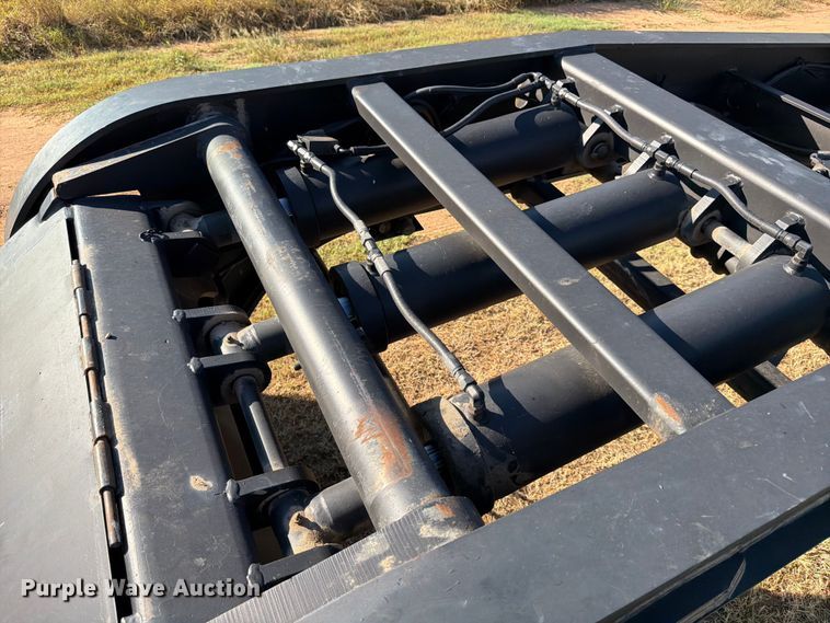 image for item ED5937 2007 XL Specialized lowboy equipment trailer