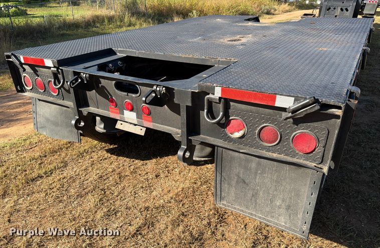 image for item ED5937 2007 XL Specialized lowboy equipment trailer