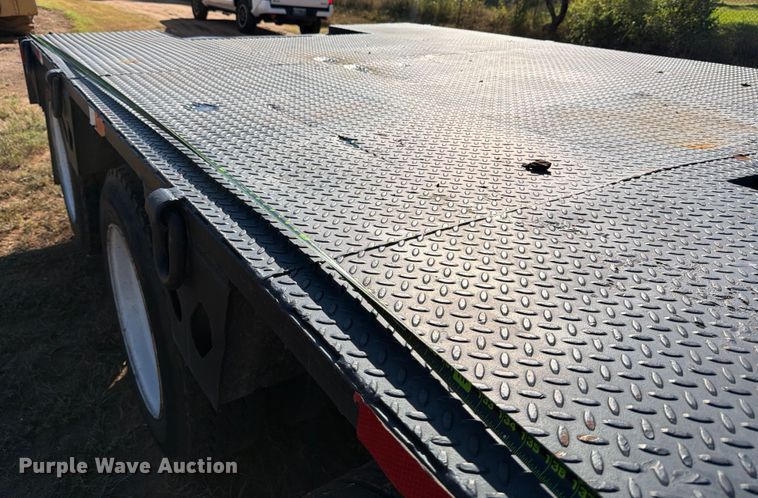 image for item ED5937 2007 XL Specialized lowboy equipment trailer