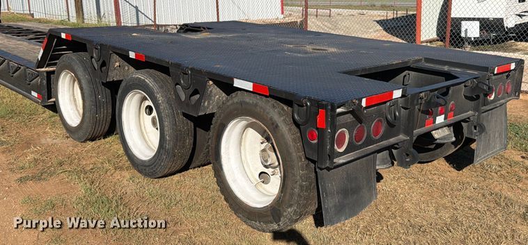 image for item ED5937 2007 XL Specialized lowboy equipment trailer